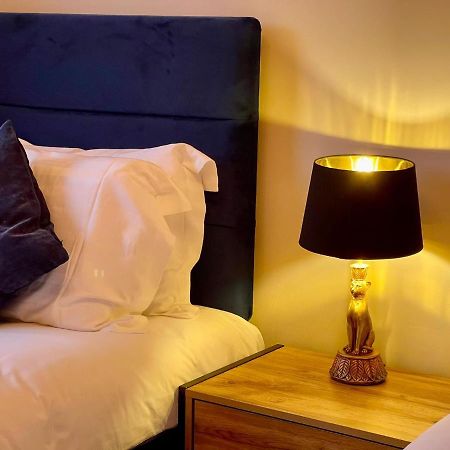 Kist Accommodates - Stylish Headingley Apartment - Parking - 500 Mps Wifi Meanwood Buitenkant foto