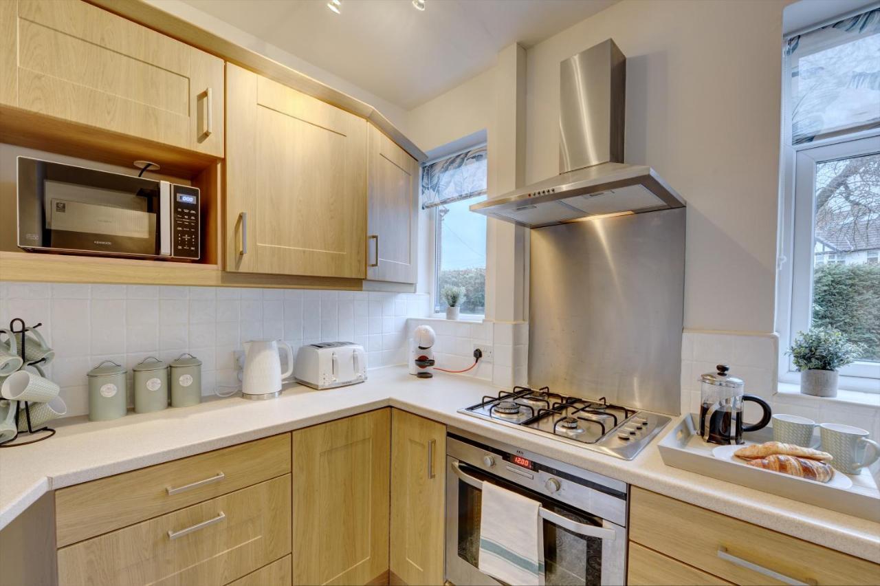 Kist Accommodates - Stylish Headingley Apartment - Parking - 500 Mps Wifi Meanwood Buitenkant foto